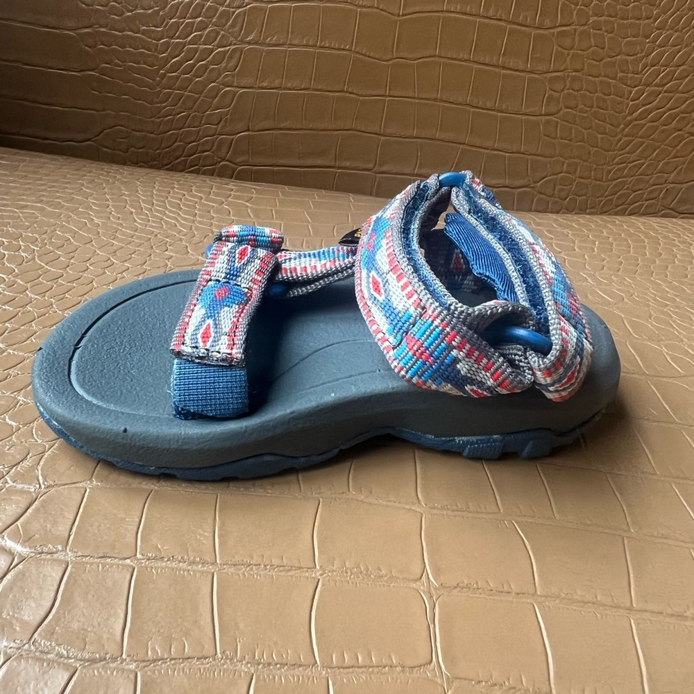Teva Unisex-Baby T Hurricane XLT 2 Sandal, Canyon Dark Blue, 4 Medium US Toddler - Picture 5 of 8
